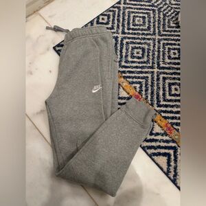 Nike grey sweats in like new condition